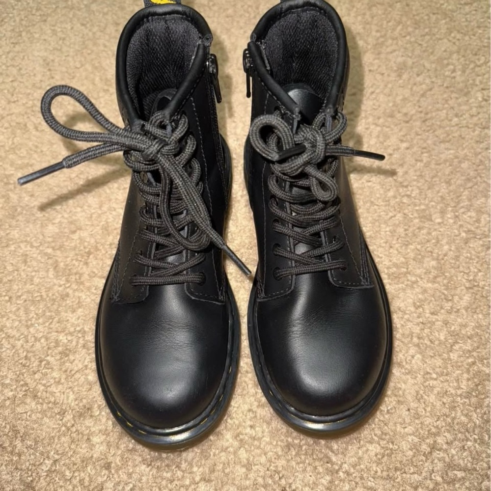 Dr. Martens Kids Black Boots Size 1 UNISEX